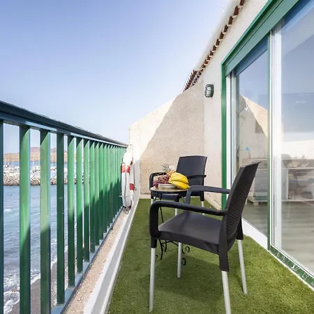 아파트 Home2book Sea Front Attic Galletas